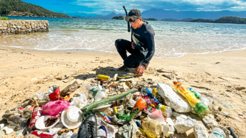 Barco Para Limpeza do Oceano