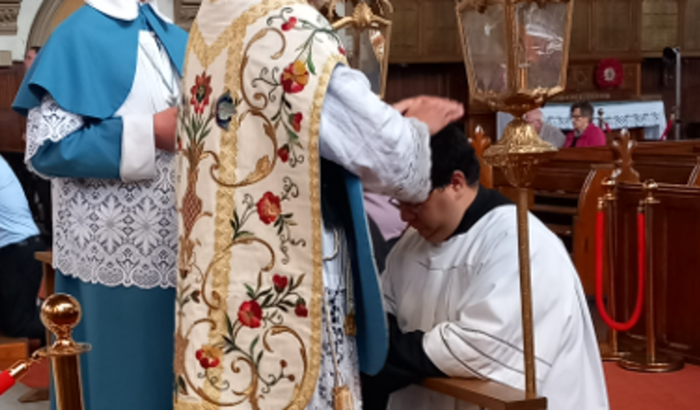 Ajude um aspirante à vida religiosa de um Instituto Tradicional