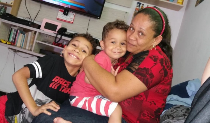 Colo para os filhos de Thais Aparecida 