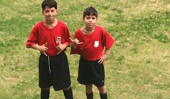 Custear uma viagem de dois atletas