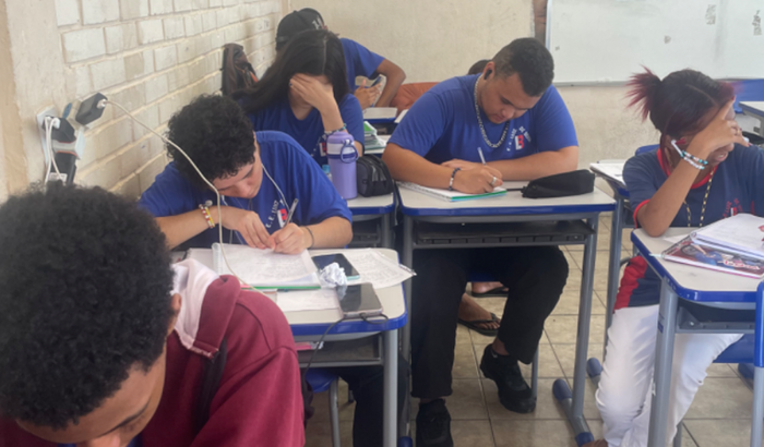 SOS estudantes