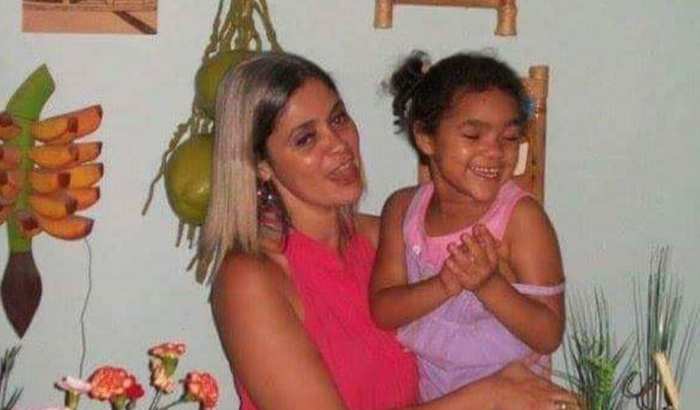 LAISA PRECISA DE INTERNAÇÃO