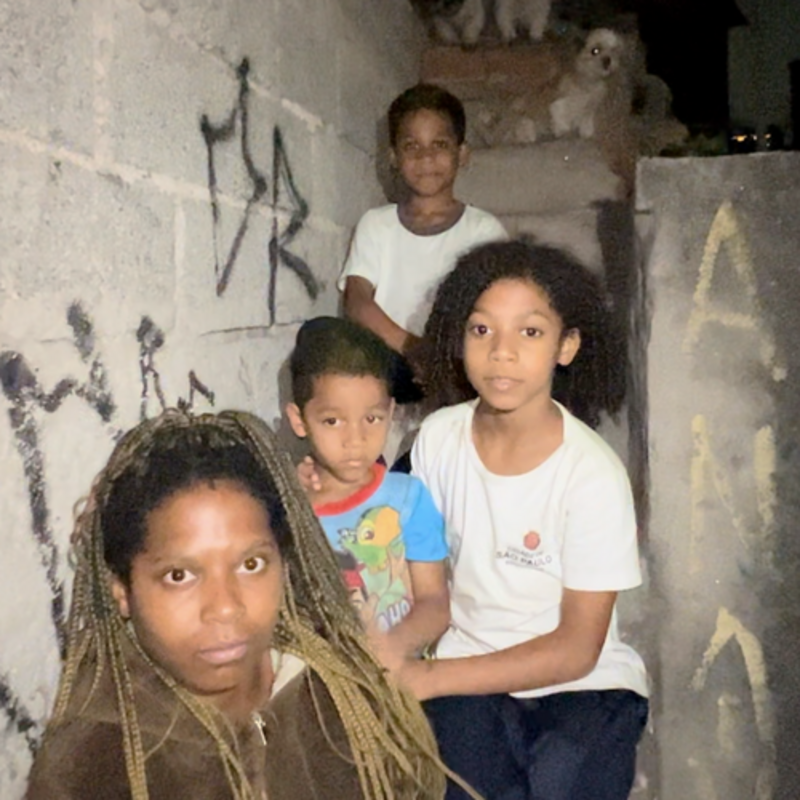 Caso mãe com 3 crianças 