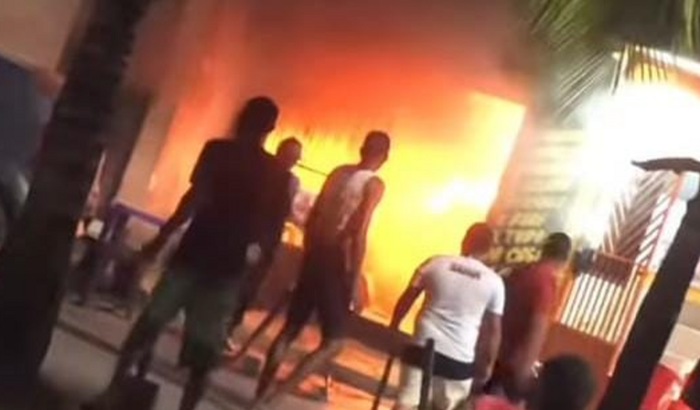 Ajuda a restaurar a pastelaria JK Brasil