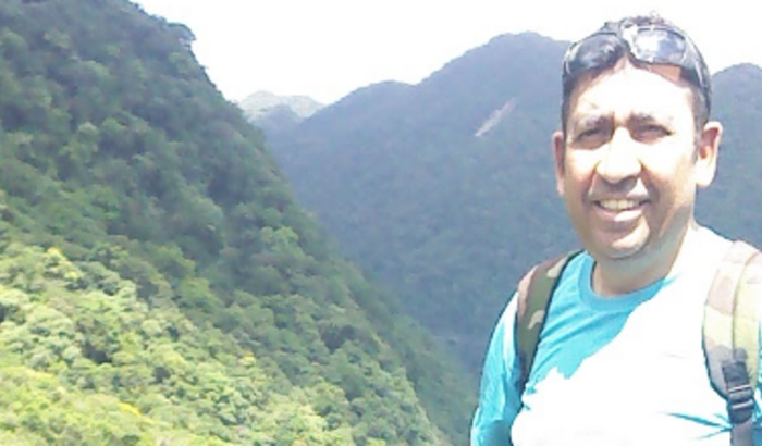 Ajudar o amigo Pinga a trocar o motor do carro