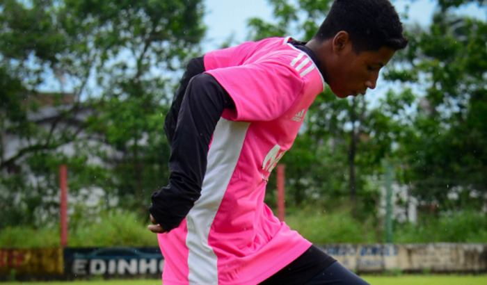 Ajudar meu sobrinho a realizador o sonho em ser jogador 