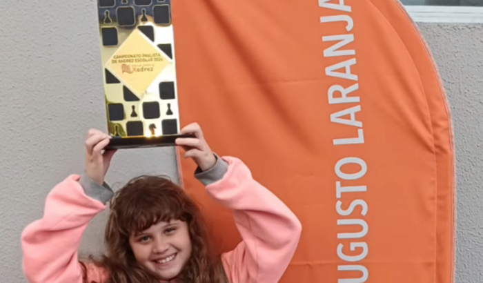 Ajude Ana Julia a conquistar o Xadrez em 2025!