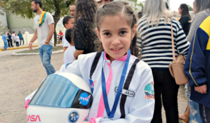 Ajude Ana Júlia a Alcançar as Estrelas com a NASA!