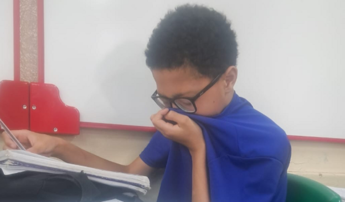 ajudar o nosso amigo roberto a arrumar o celular dele  