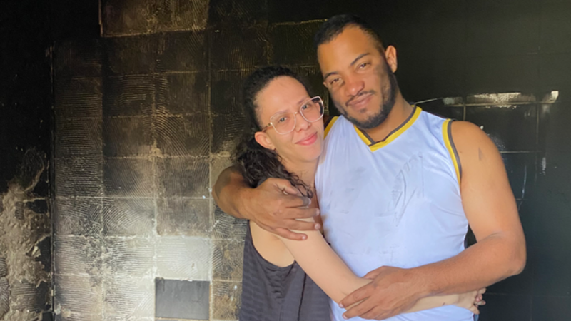 Ajuda para casa queimada.