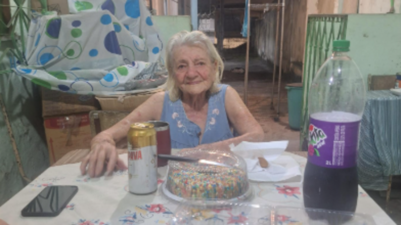 Ajude a manter Dona Diva, 103 anos, em sua casa