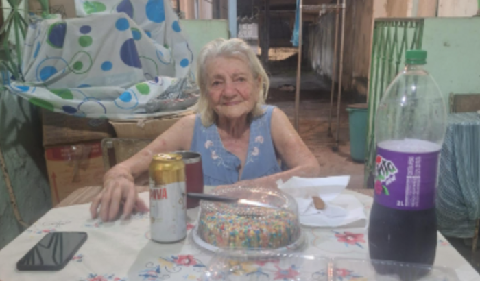 Ajude a manter Dona Diva, 103 anos, em sua casa