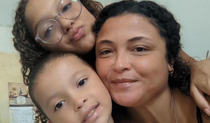 "Ajuda para minhas filhas terminarem o ano letivo"