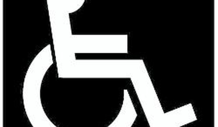 cadeira de rodas e cadeira de banho