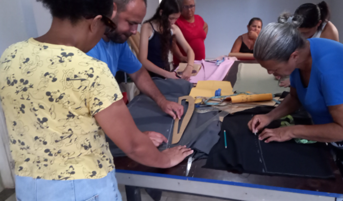 Curso de CORTE e COSTURA e materiais.