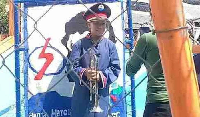 Ajuda para comprar instrumento para o Vinícius.