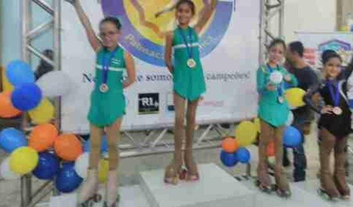 15 anos da patinadora Larah 