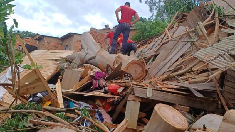 imagem da vaquinha Me ajuda a reconstruir minha casa que perdi tudo com o temporal dessa madrugada do dia 01/12/2024