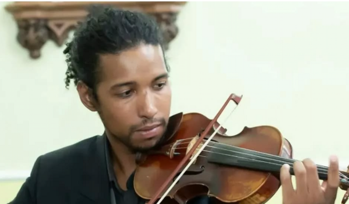 Ajuda para trazer o Luis Ricardo violinista 