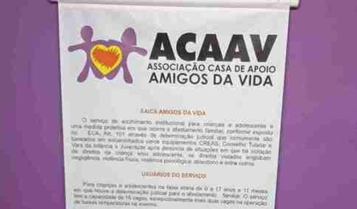 Um Natal é um ano novo indo para as Crianças 