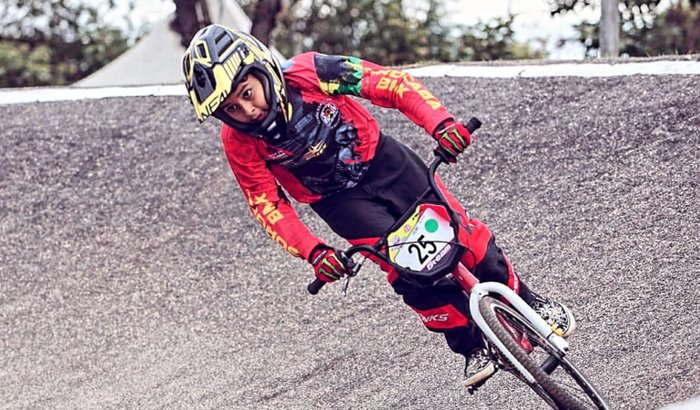 Vamos ajudar o Lorenzinho continuar no Bicicross