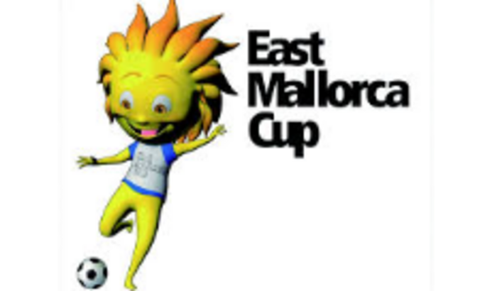 Realizar o sonho de jogar o campeonato de futebol East Mallorca Cup na Espanha