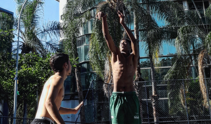 Meu nome e Alisson e fui aprovado na pré-seletiva do Corinthians basquete.