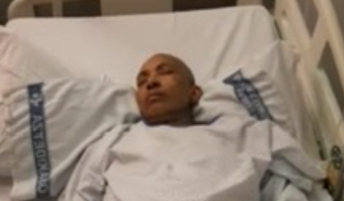 Passagem para o último a Deus para minha mãe que está em leito do hospital 