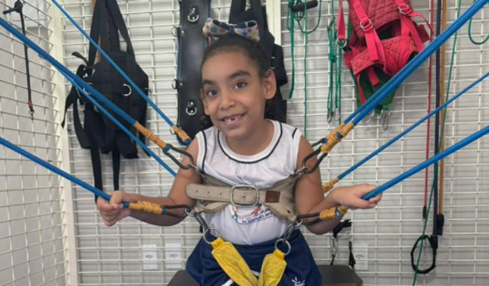 Transforme a Vida da Liz: Ajude-a a Dar Seus Passos ao Mundo!