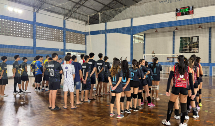 COMPRAR UNIFORMES E BOLAS DE VÔLEI 
