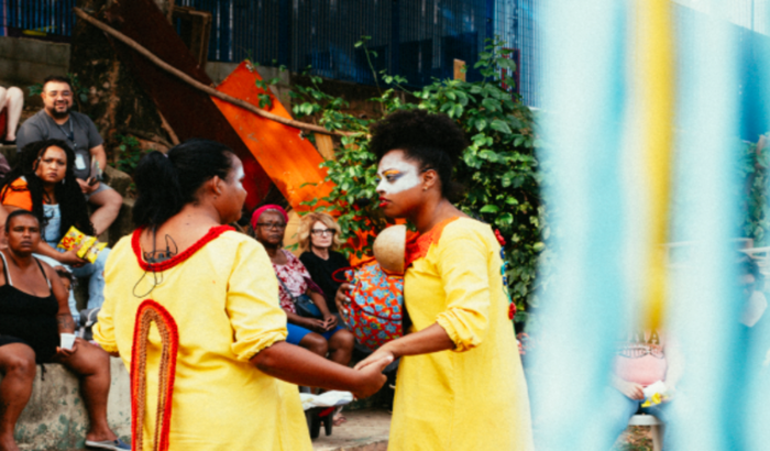 Hoje nós somos o centro! Noroeste vendo "Dijanira" no teatro Castro Mendes!