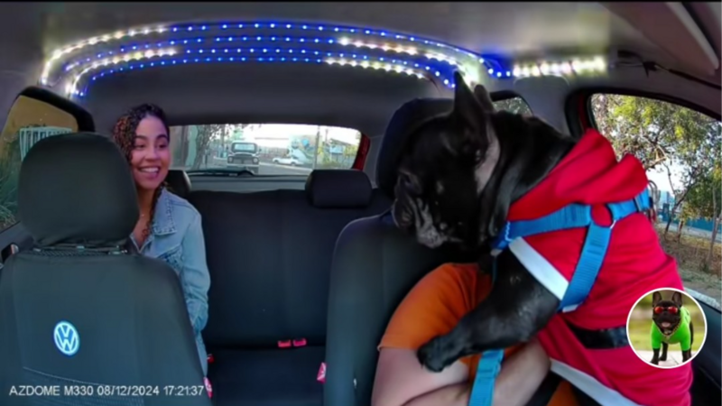 Carro novo pro Bruce continuar trabalhando 