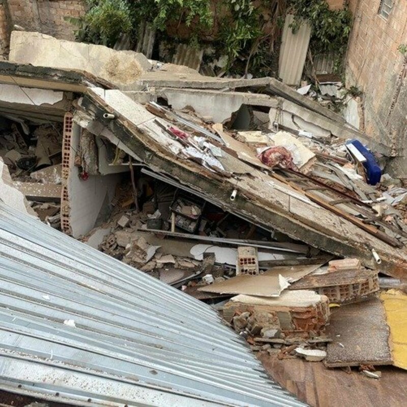 Ajude-me reconstruir meu salão 