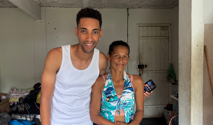 Ajude a Ione e seus 4 animais a não voltarem pra rua