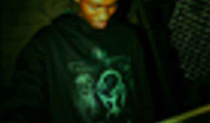 ajude um nerd comprar seu primeiro merch de aop