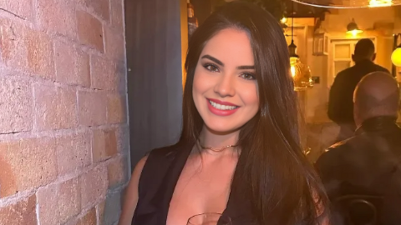 Ajudando a Júlia Morais