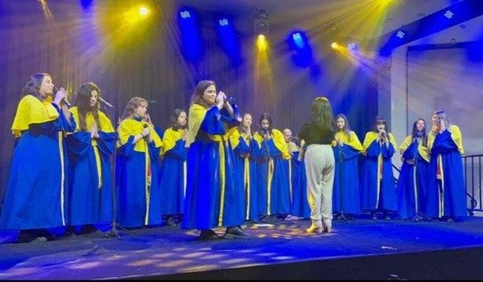 Levar o Coral Show Criança Feliz para Tour no Uruguai 