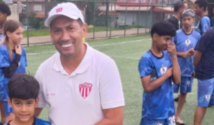 de um menino que passou da primeira fase da peneira e precisa ir a outra cidade para a segunda