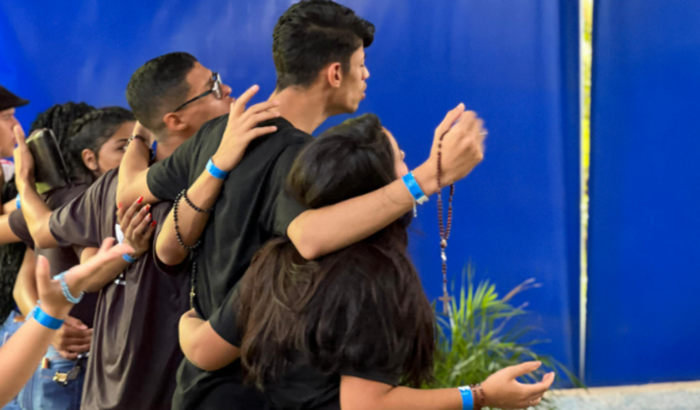 Ajude os jovens a viverem um carnaval com Cristo.