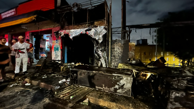 Ajude a reconstruir nossa loja de espetinhos