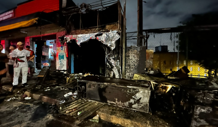 Ajude a reconstruir nossa loja de espetinhos