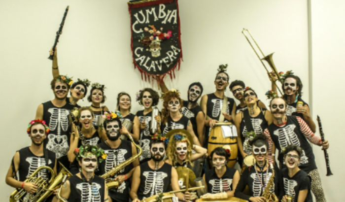 A Cumbia Calavera vai pra Colombia!