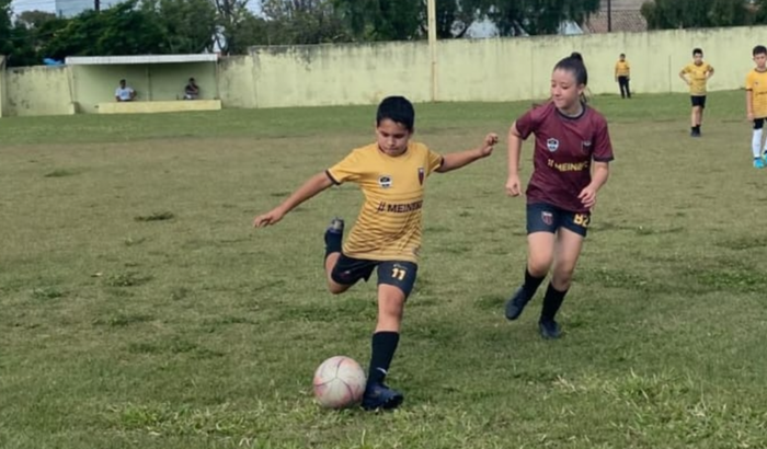 Ajuda para meu irmão ir fazer teste de futebol