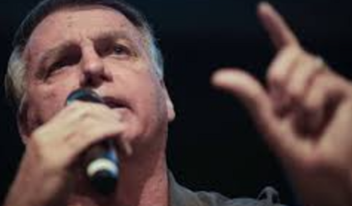 Ajudar Bolsonaro a viajar para EUA