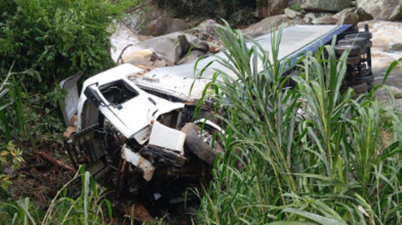 Acidente de caminhão TrPedroso