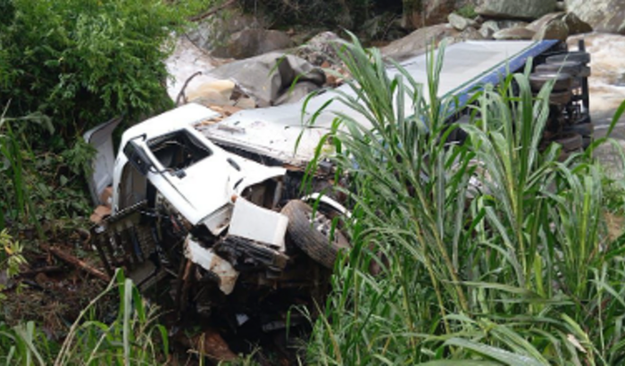 Acidente de caminhão TrPedroso