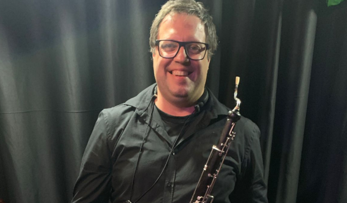 Ajuda para comprar meu instrumento musical de trabalho