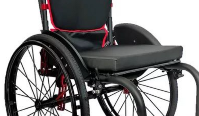 Ajuda para comprar uma cadeira de rodas mononloco 