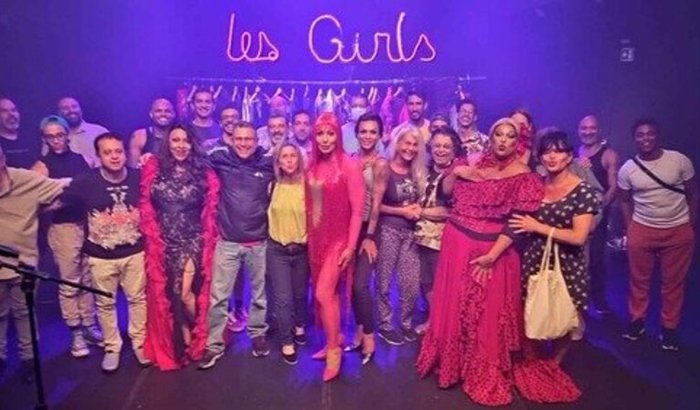 Ajude 3 Artistas a montar seu espetáculo.