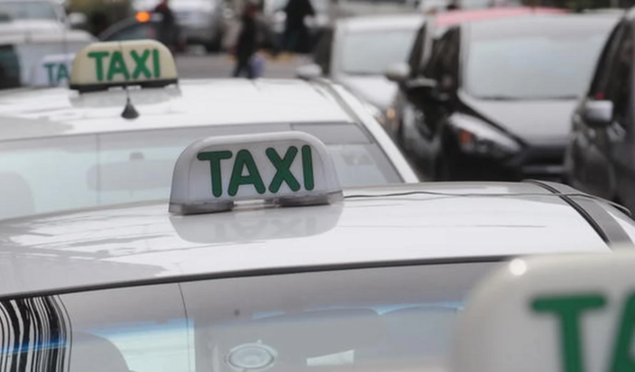 Ajuda para comprar um carro para trabalhar de táxi.